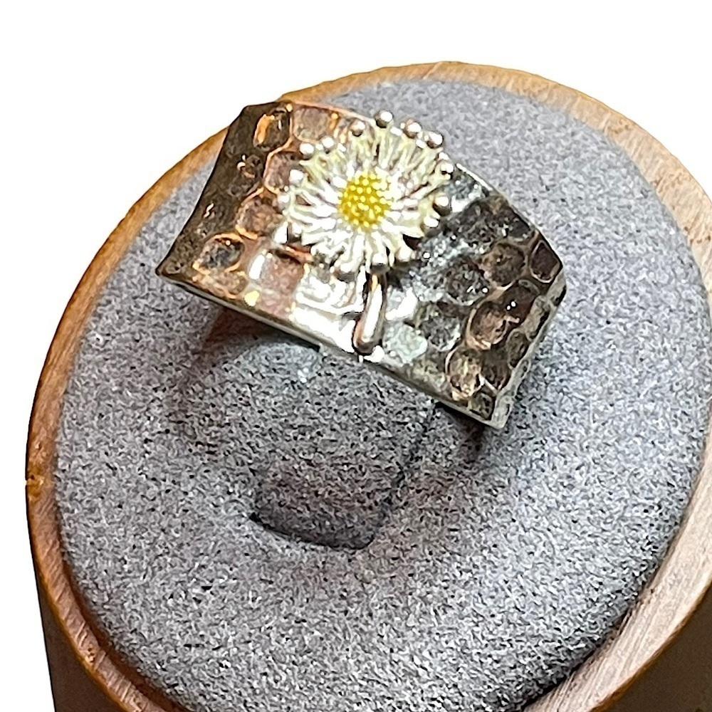 Vintage Inspired Hammered Silver Tone‎ 3-D Daisy Flower Band Statement Ring 9.5